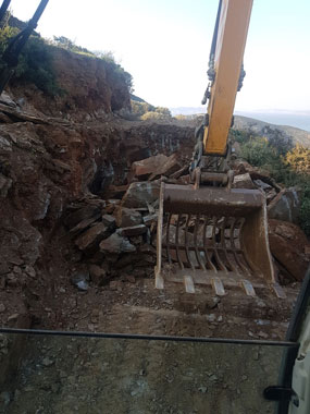 Εκσκαφέας στη Σίφνο